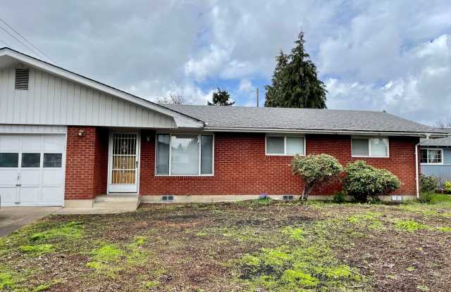 We have the wonderful 3 bed/2 bath you’ve been waiting for!