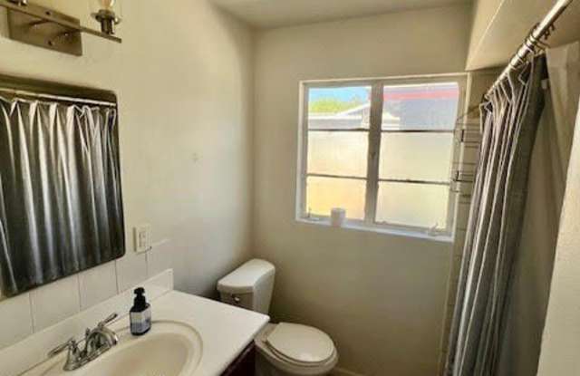 1321 S COLLEGE Avenue