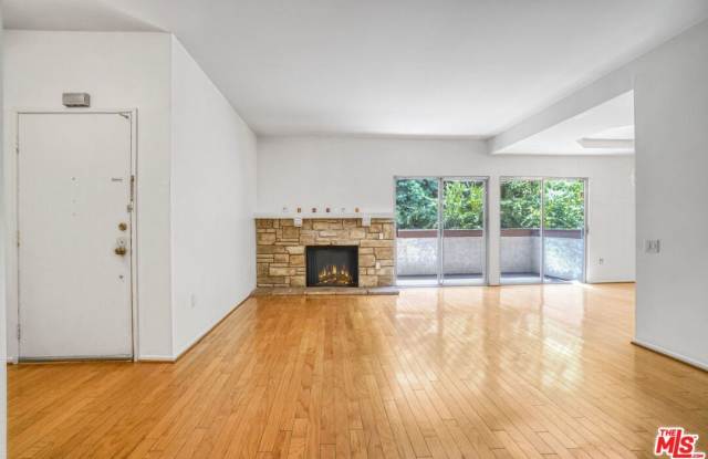 Photo of 5534 Sylmar Ave unit: 5