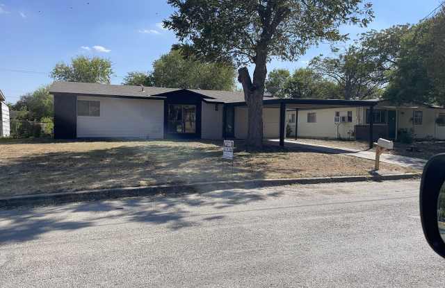 Photo of 410 West Lindbergh Boulevard