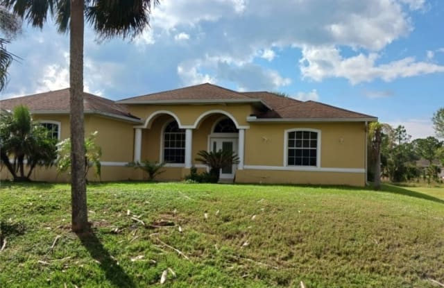 707 Eighth Avenue - 707 Eighth Avenue, Lehigh Acres, FL 33972