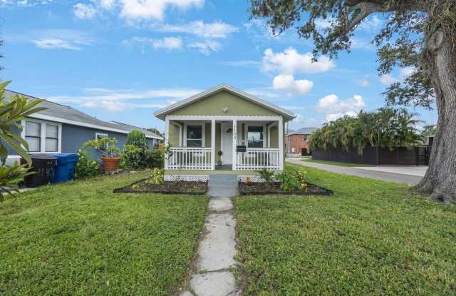 Photo of 1160 36TH AVENUE N