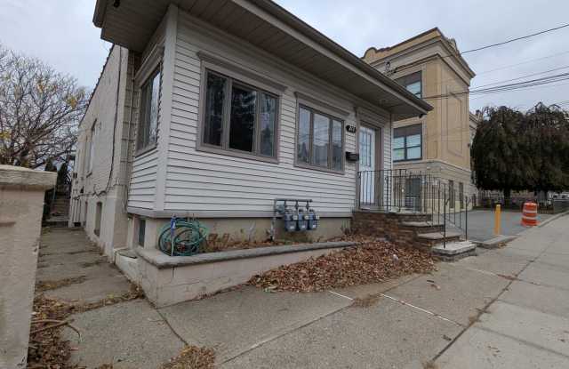 Photo of 213 Lincoln Place