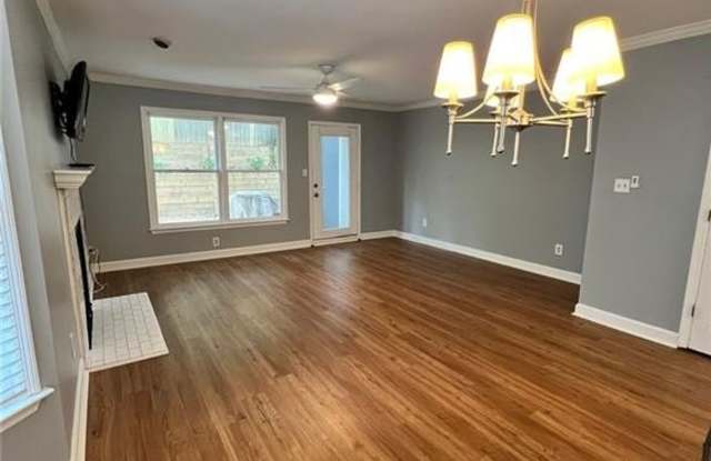 701 Defoors Landing NW