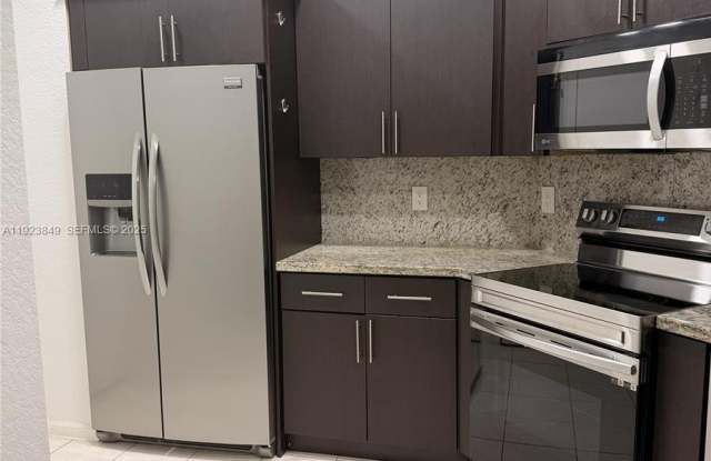 Photo of 9040 NW 54th St