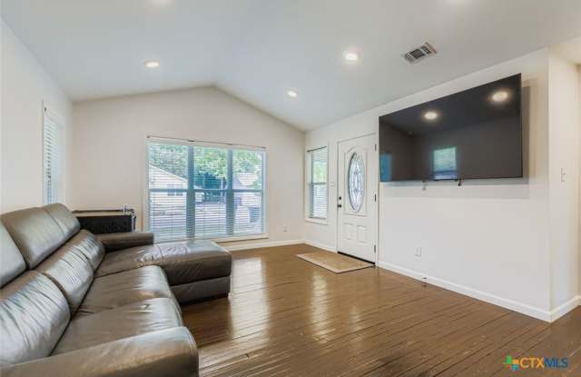 Photo of 969 N Liberty Avenue