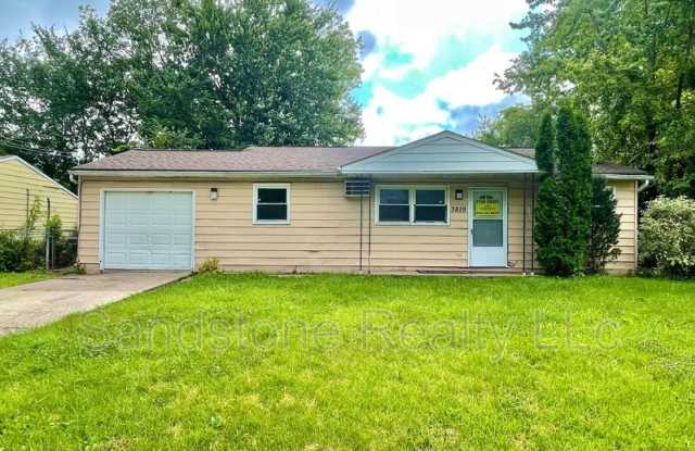 3819 Clifton
