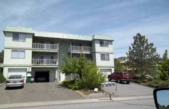 3 Bedroom, 2 Bathroom Apartment - 4-Plex