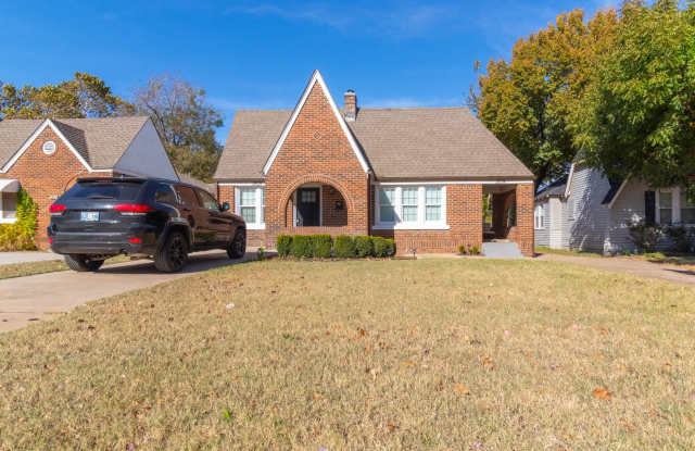 Beautiful Remodeled 1BD/1BTH Home In Crestwood Minutes away from the Highway!