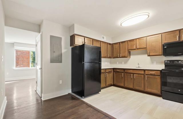 Colonnade at the Creek