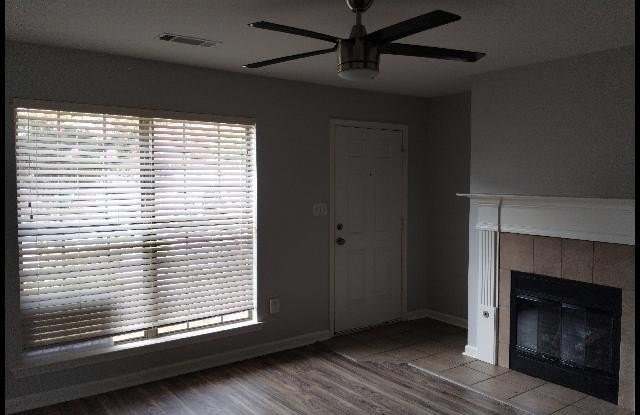 220 Gamble Rd Unit B