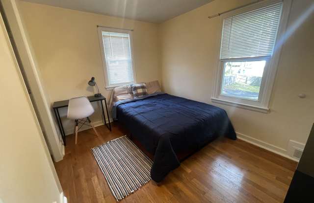 Photo of 449 Buckingham Ave