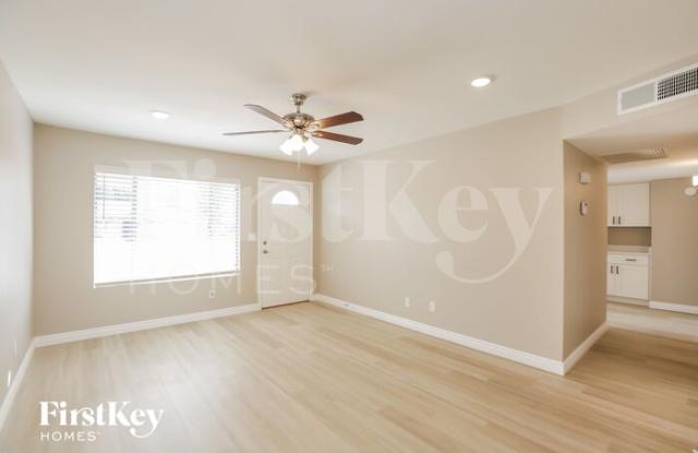 3668 West Oakland Street