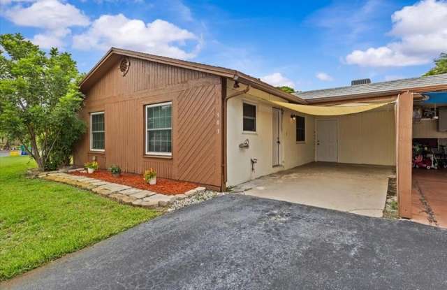 Photo of 503 SE 5th Cir