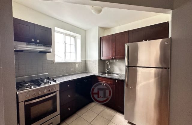 926 Dean Ave 1 - 926 Dean Avenue, Bronx, NY 10465