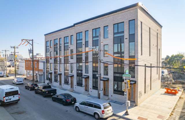 Photo of 2460 Dickinson Street