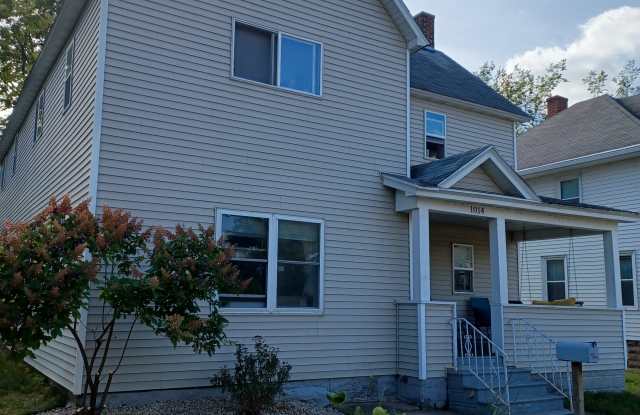 Photo of 1014 Oxford Ave