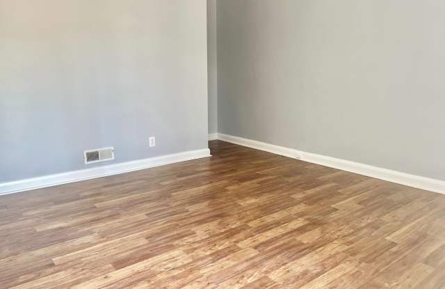 7423 HOLABIRD Avenue