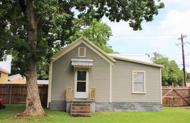 704 East Academy Street