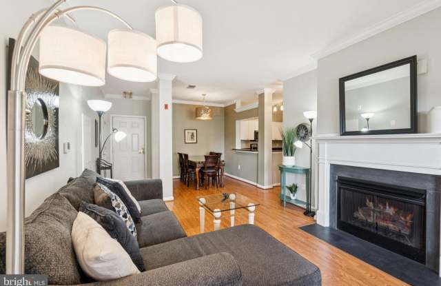 4550 STRUTFIELD Lane unit: 2424