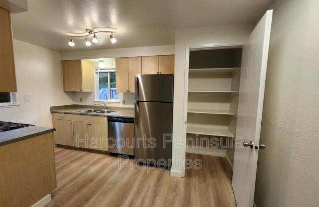45 NE Torval Canyon Rd