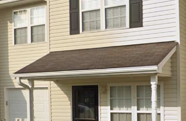 Photo of 67 Farington Cir