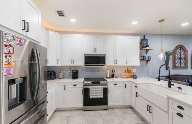 2417 NE 2nd Drive, Homestead, FL 33033