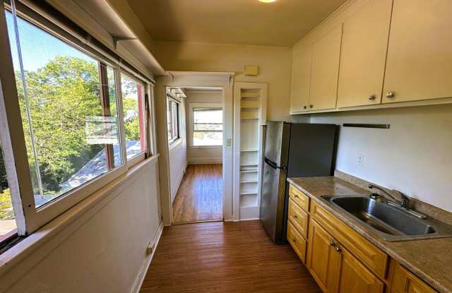 Photo of 621 E 21st Street