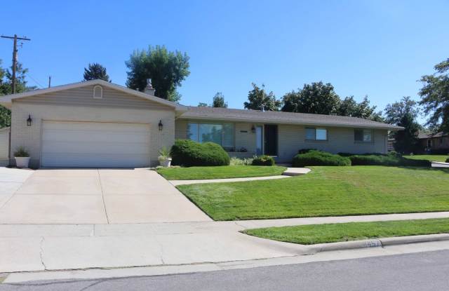 Beautiful Sandy Home for rent(upstairs only) - 8457 Fayeway Drive, Salt Lake County, UT 84094