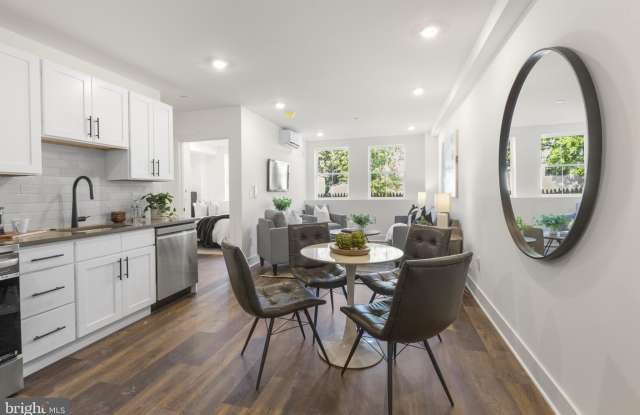 Photo of 7037 Ridge Avenue