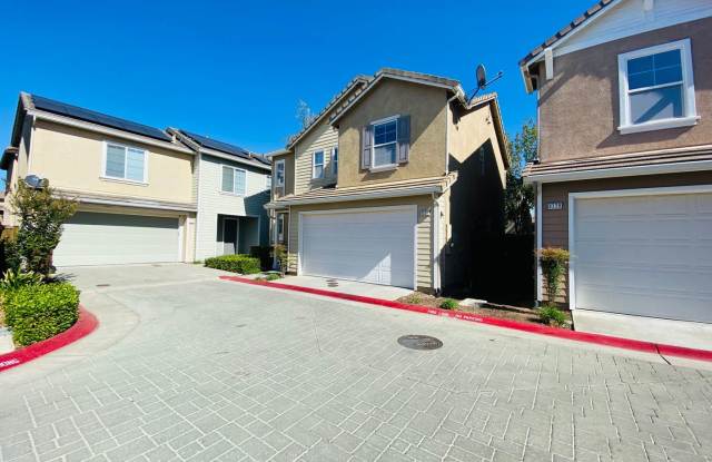 8231 Crystal Walk Cir
