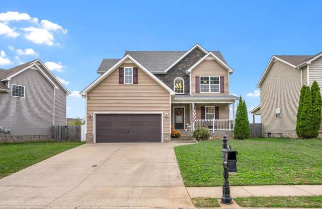 667 Fox Hound Dr Clarksville, TN 37040