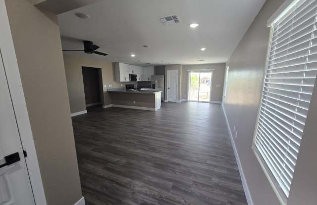 1900 W Broken Arrow Drive