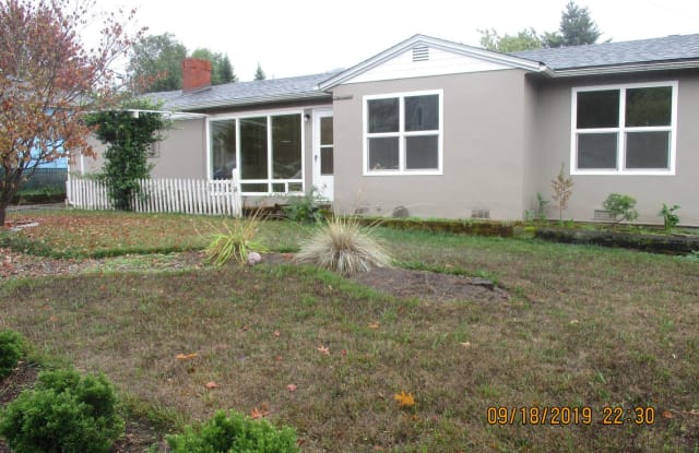 3049 W. Sherwood Ave. - 3049 West Sherwood Avenue, Roseburg, OR 97471