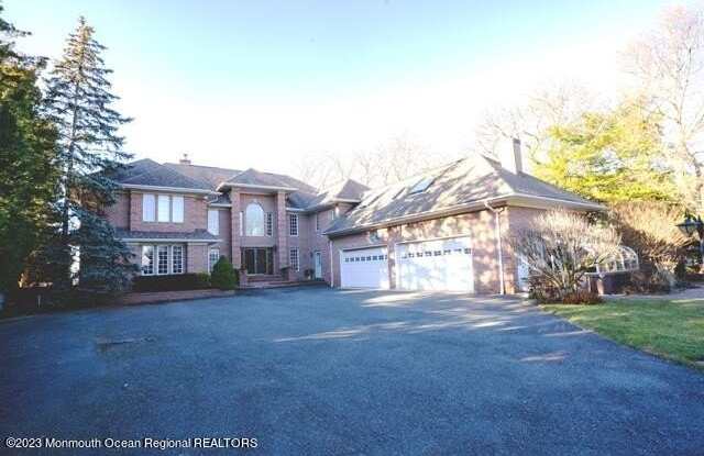 Photo of 309 Lincoln Avenue unit: Weekly