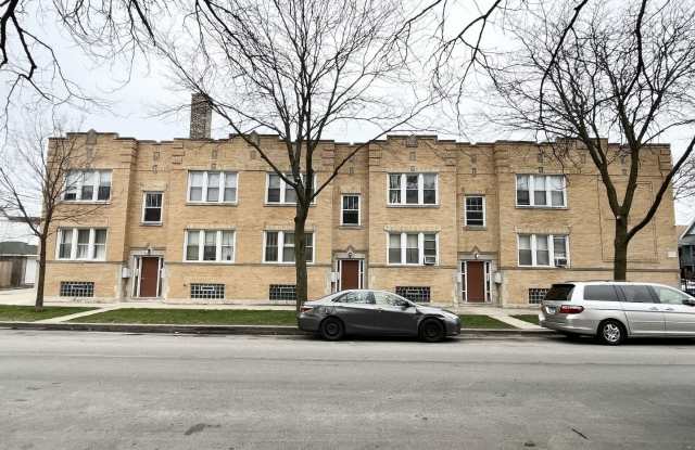 4305 W Augusta Boulevard - 4305 West Augusta Boulevard, Chicago, IL 60651