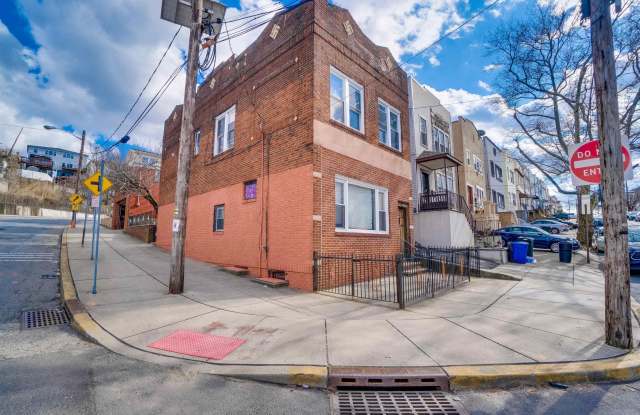 678 LIBERTY AVE