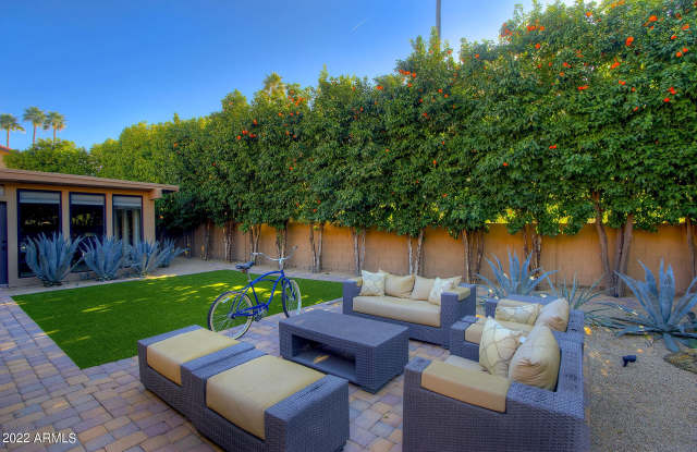 7463 E RAINTREE Court