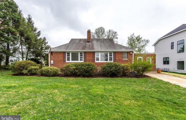 6529 CHESTERFIELD AVE - 6529 Chesterfield Avenue, McLean, VA 22101