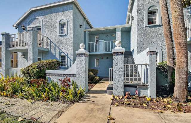 1620 SE Green Acres Circle