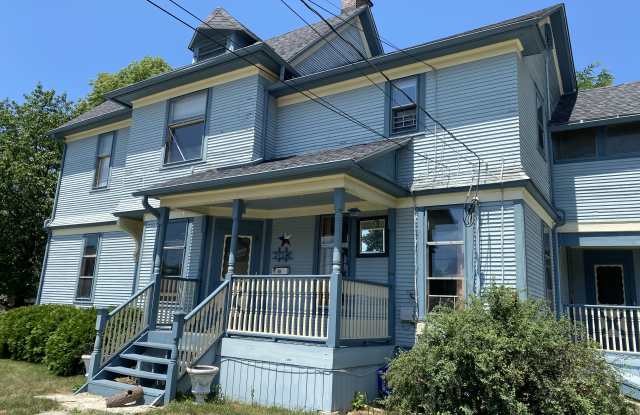 Photo of 307 E State St