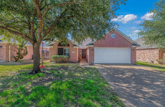 Photo of Beautiful 3/2 House in Edelweiss Estates! Pre-Leasing June 2026