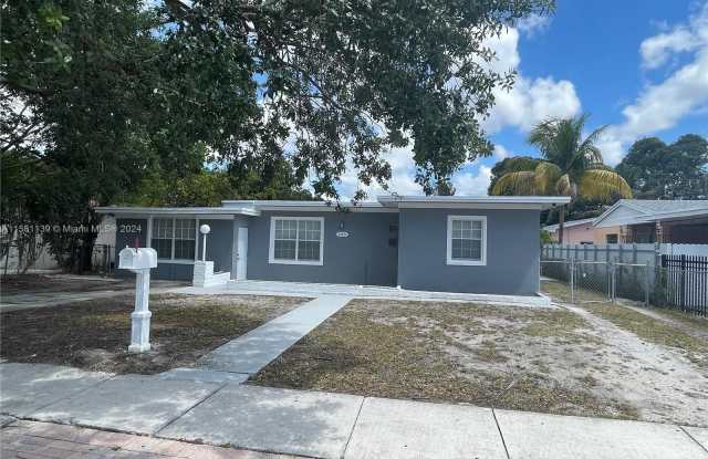 1145 NW 125th St