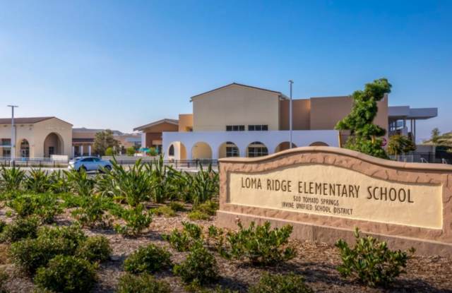 Luxurious 3-Bedroom Townhouse in Irvine's Desirable Portola Springs Community