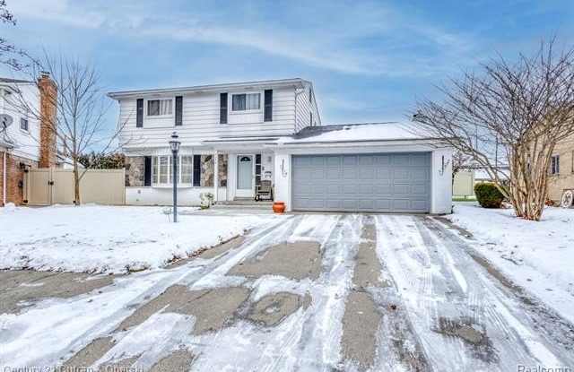 1286 Sherbourne Drive