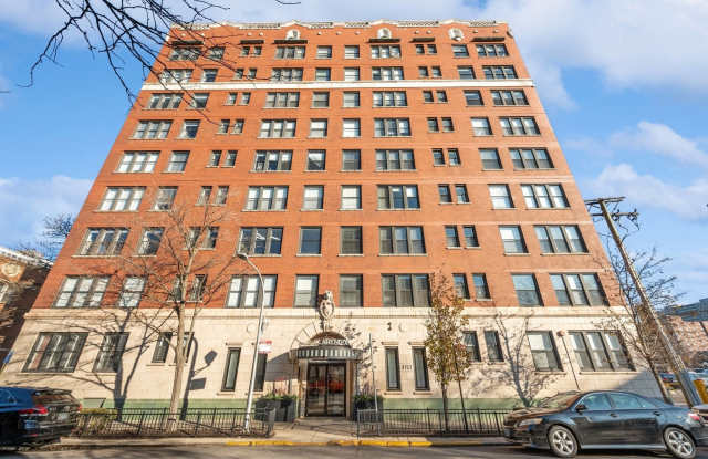 4157 N Clarendon Avenue - 4157 North Clarendon Avenue, Chicago, IL 60613