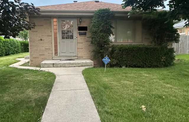 4623 N 77th Street