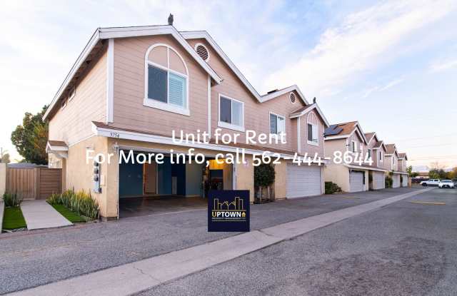 Townhome - 3 Bedrooms-2.5 Baths - South Gate
