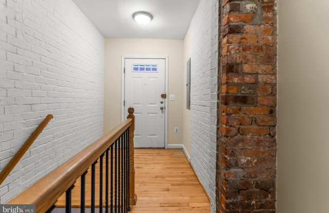 1405 N CAROLINA Avenue NE unit: A