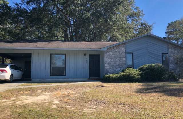 Beautiful 3BD/2B Home with Spacious Outdoor Living